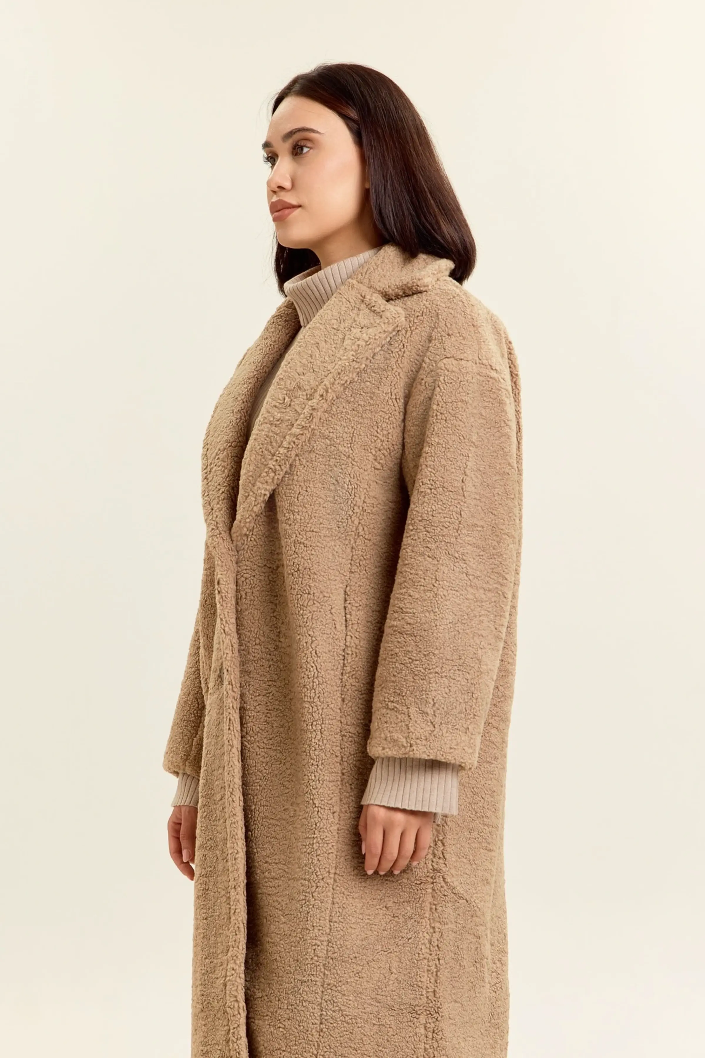 Пальто бежевый для женщин 47115-15 53