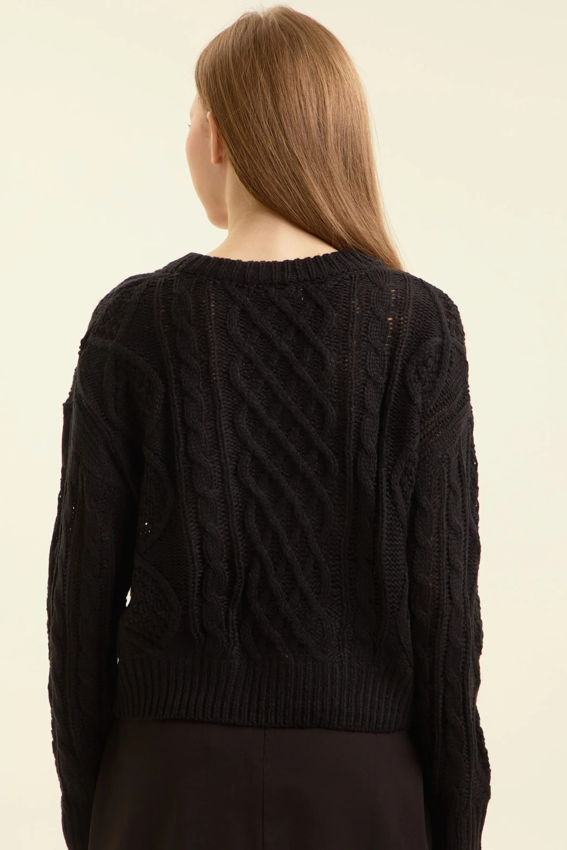 Свитер черный для женщин 47304-1 65