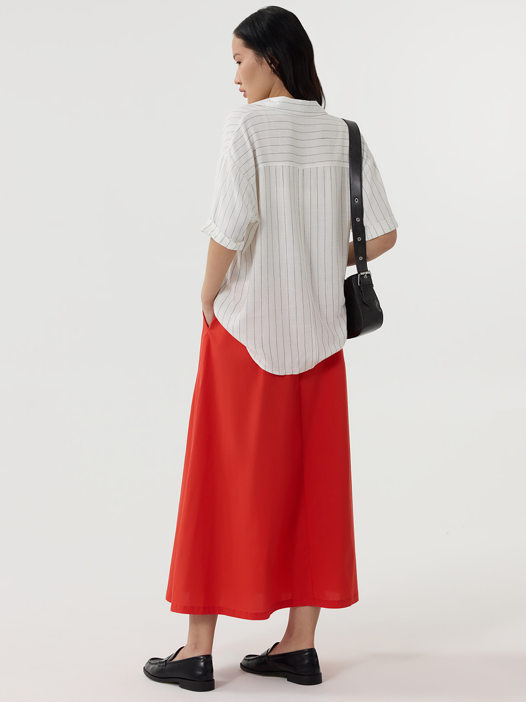 Рубашка бело-черная полоска для женщин 49503-46 66