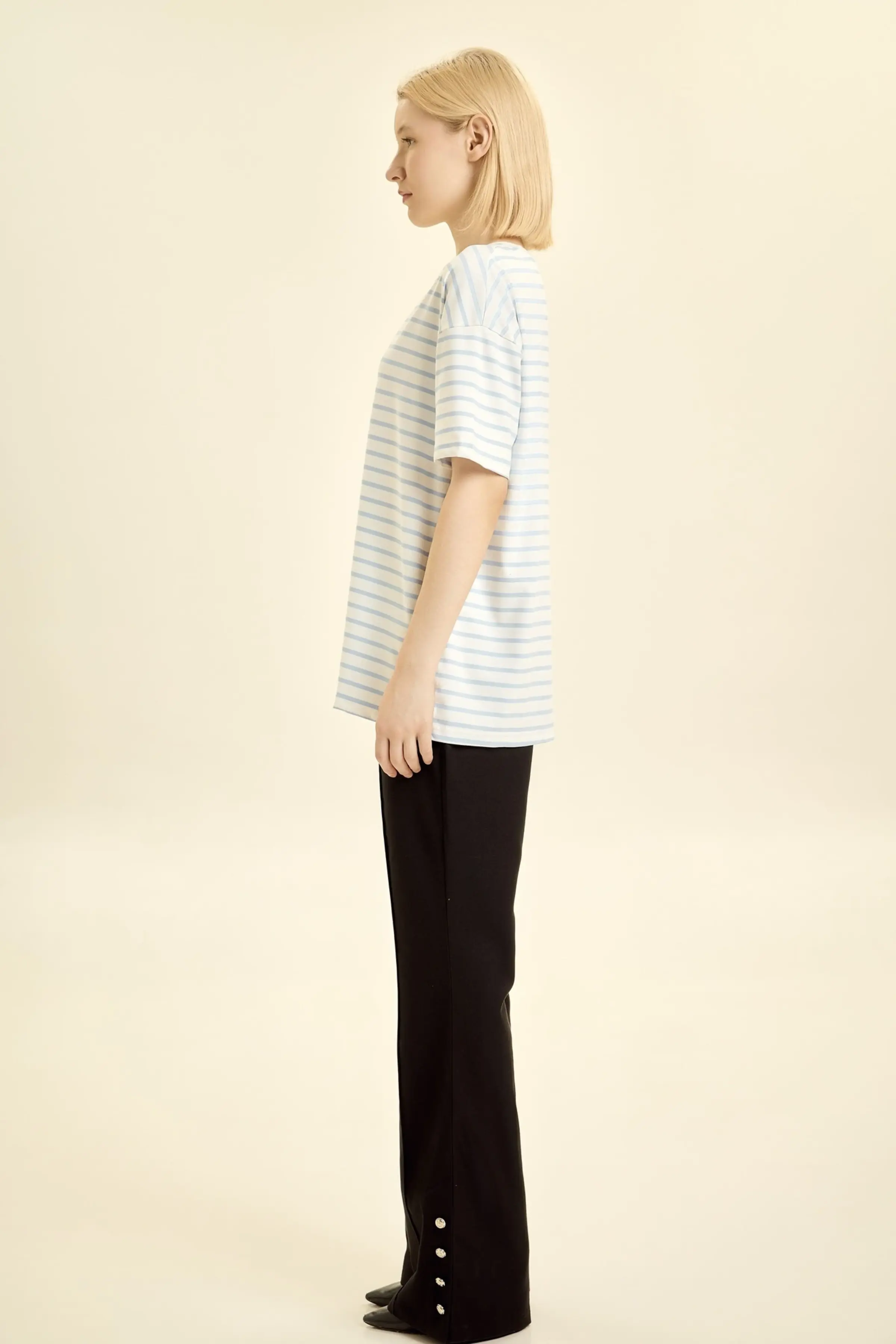 Футболка бело-голубая полоска для женщин 46256-47 67