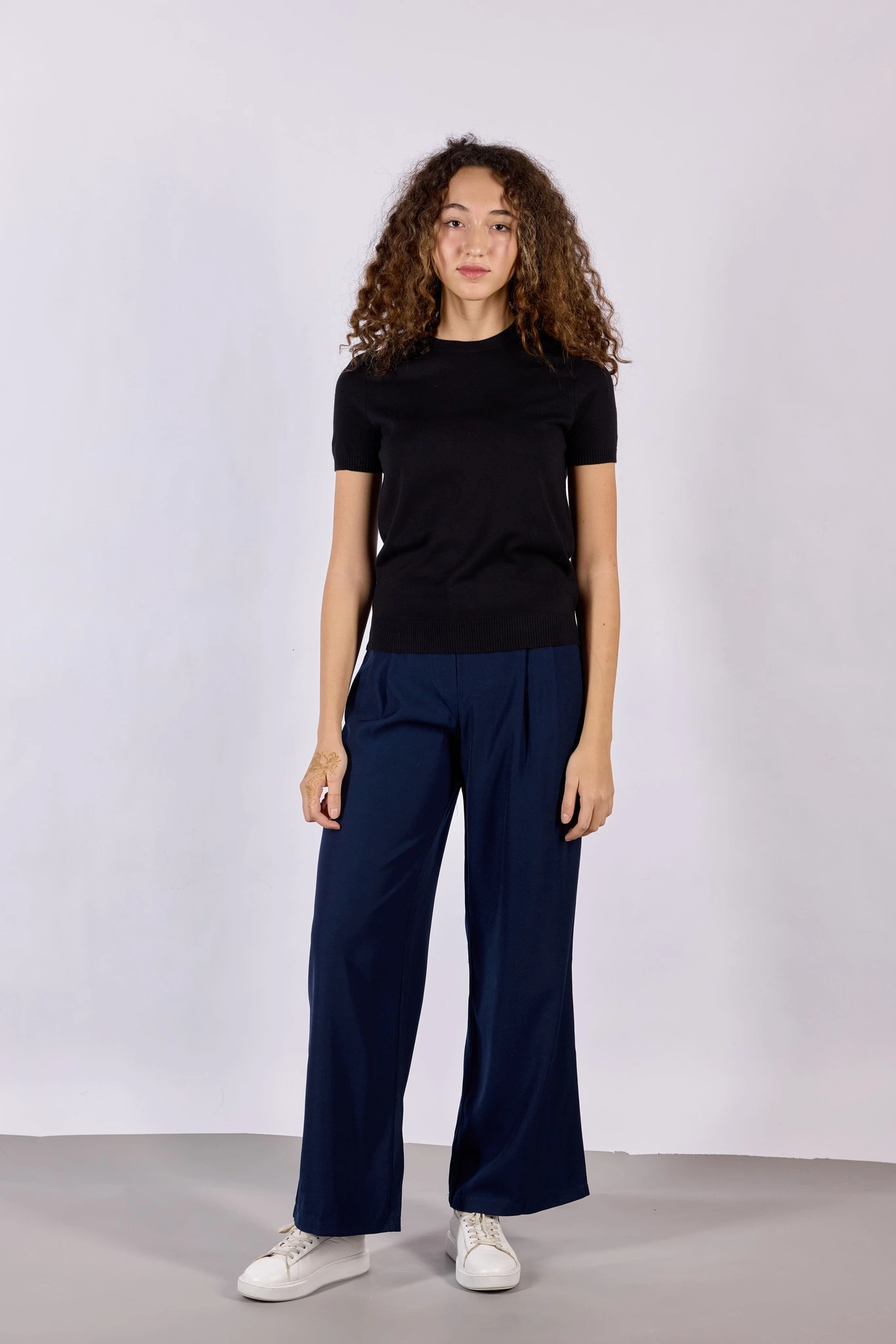 Джемпер черный для женщин 44194-1 60