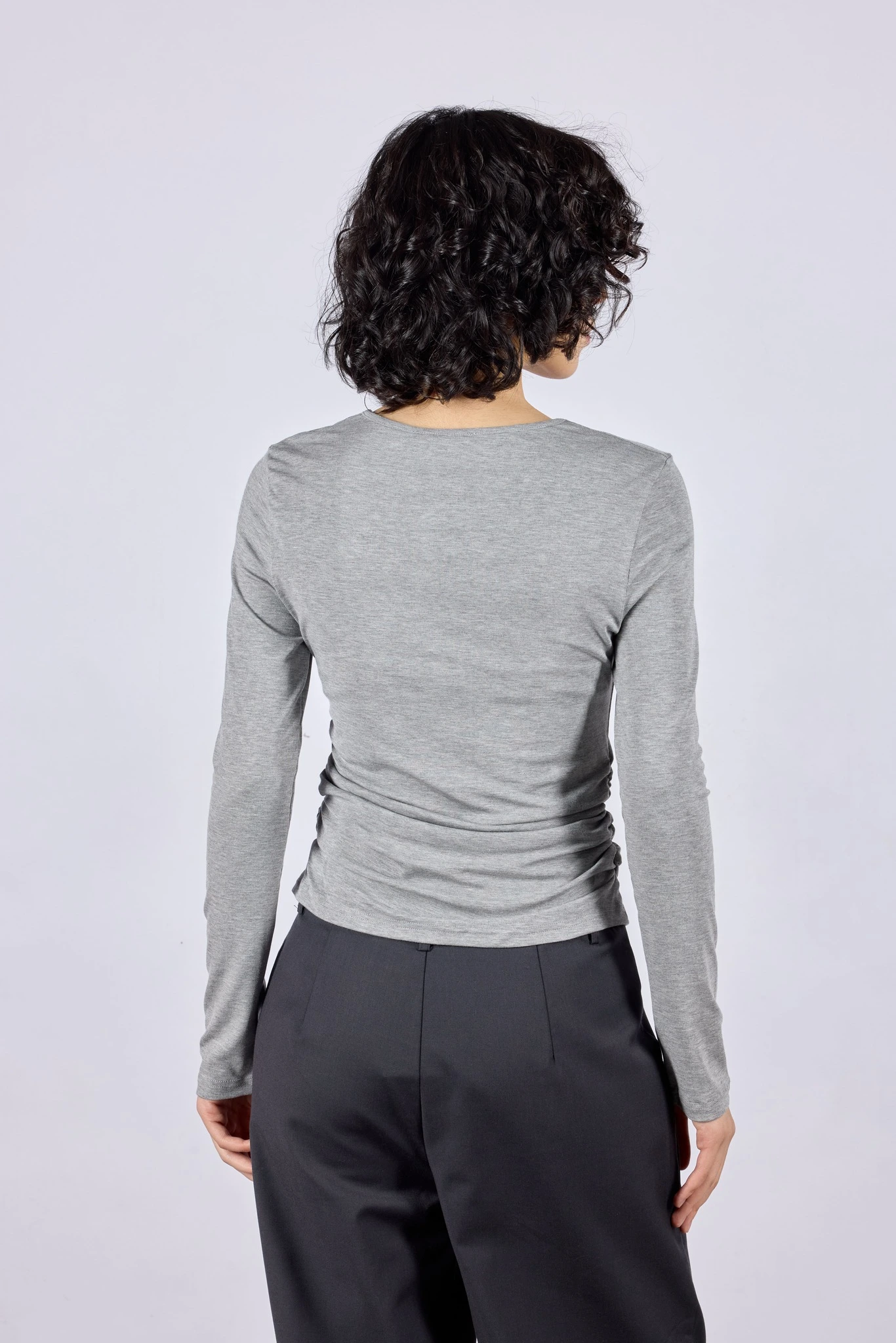 Лонгслив серый для женщин 44153-61 59