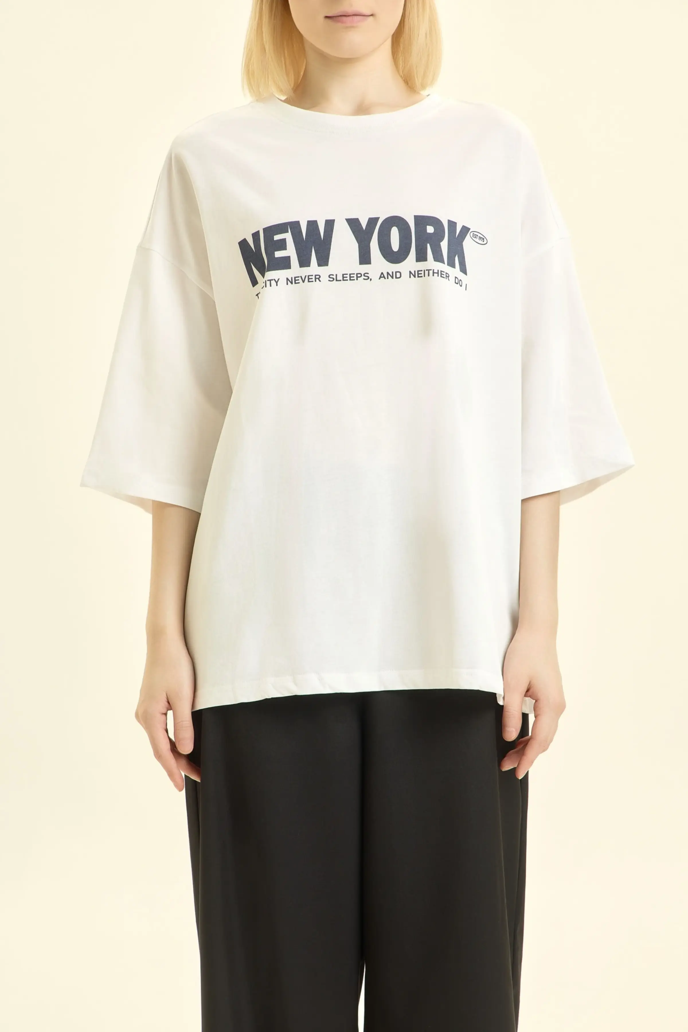 Футболка белый в синий принт для женщин 46157-290 67