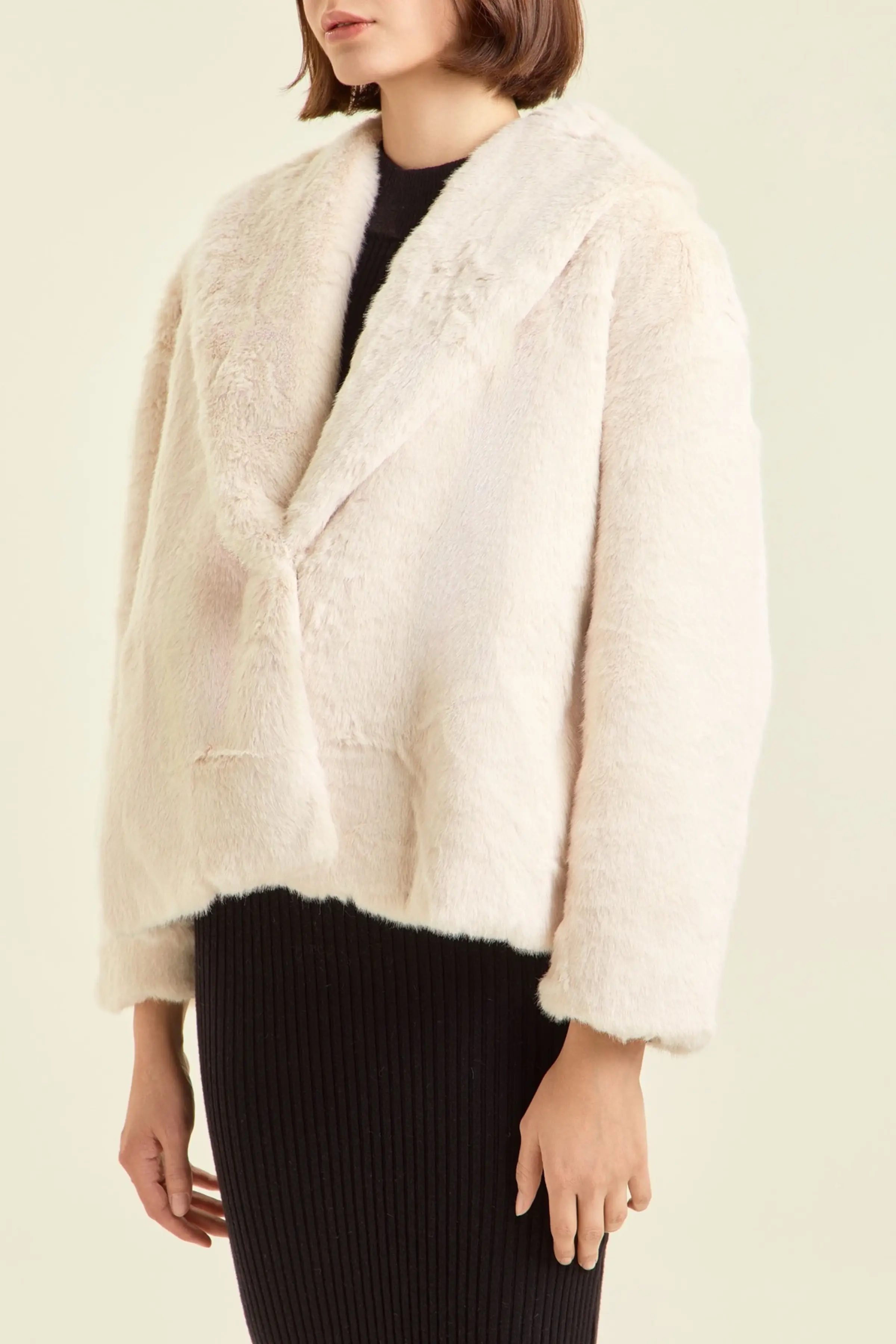 Пальто бежевый для женщин 47102-15 53