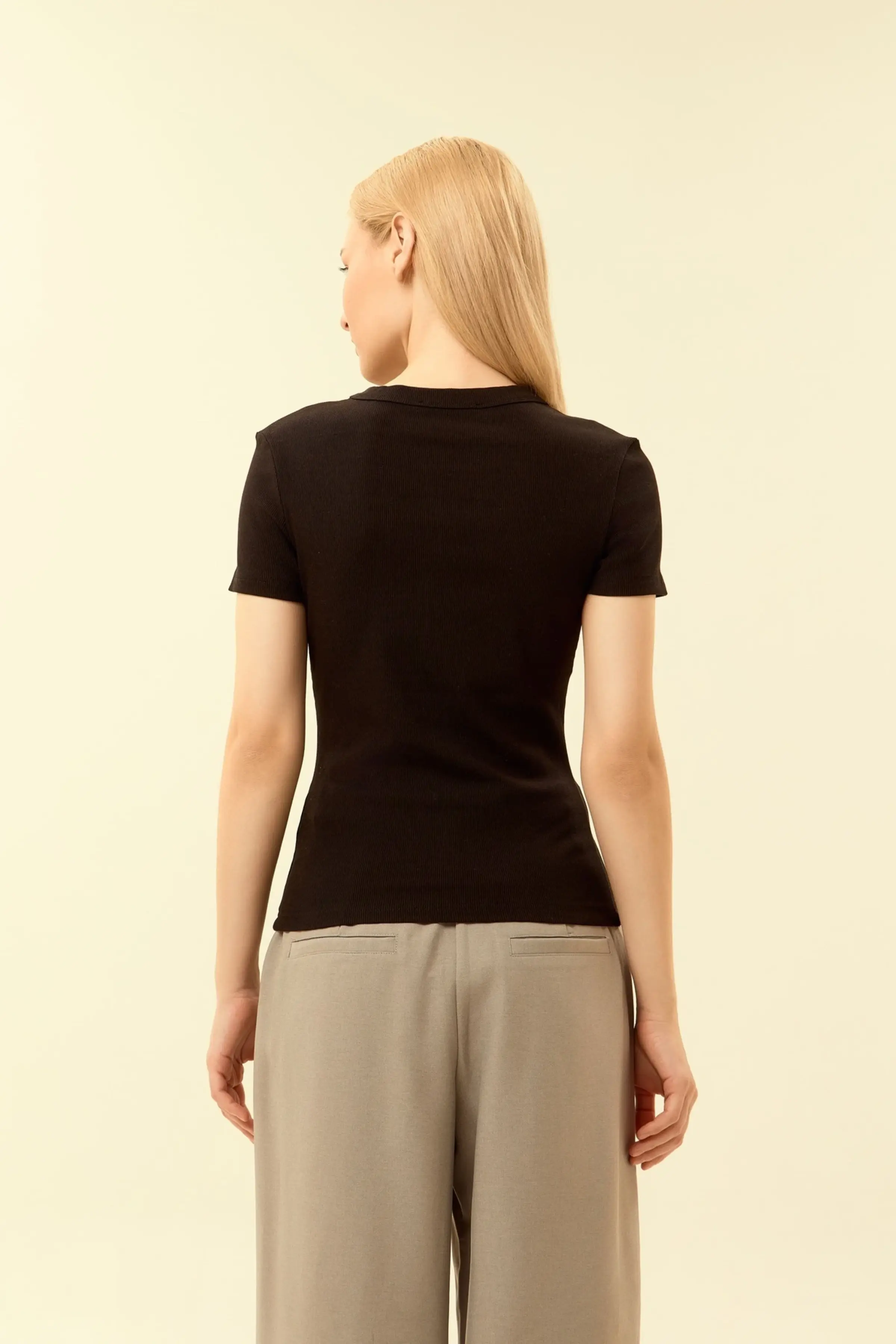 Футболка черный для женщин 46341-1 67