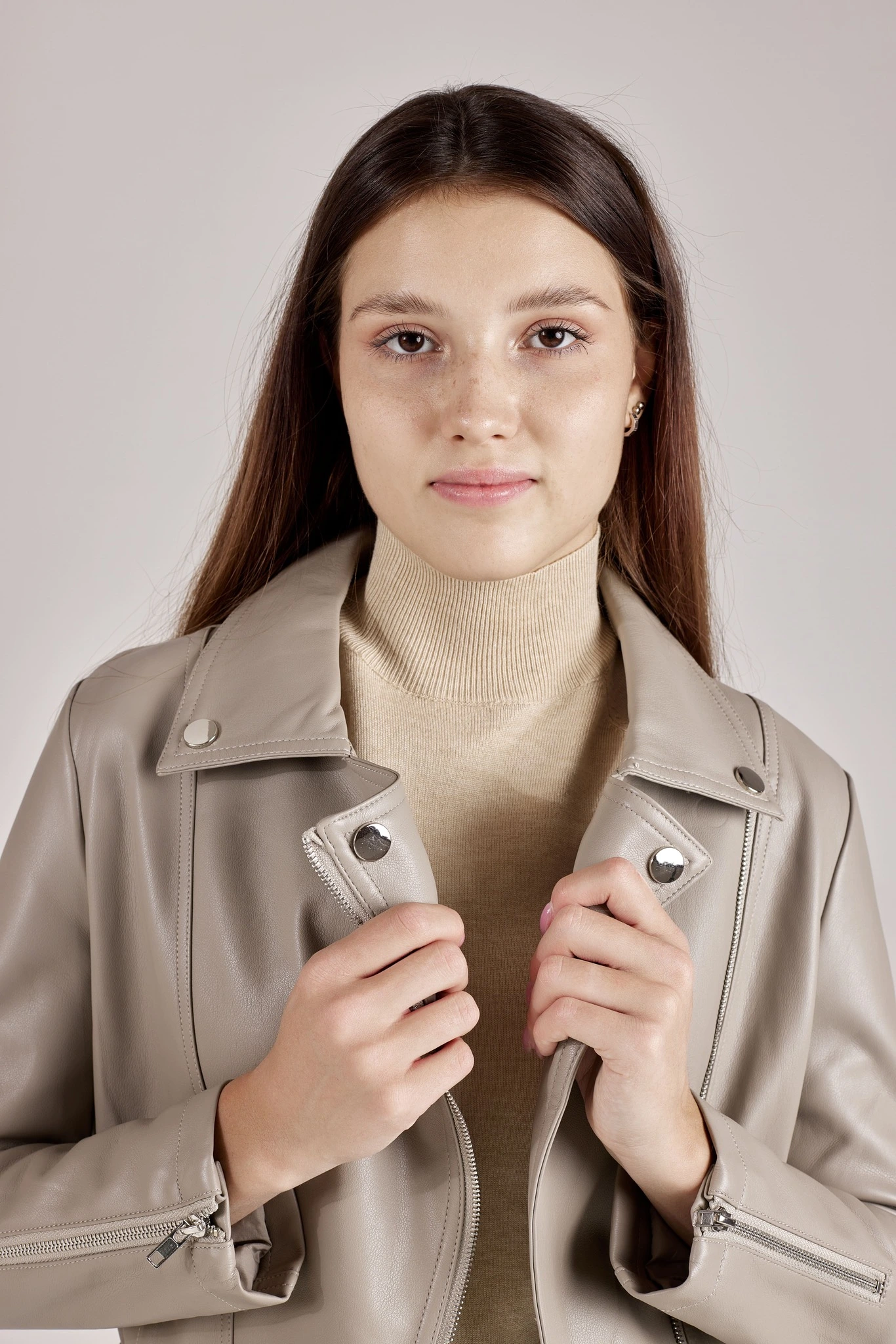 Кожанка бежевый для женщин 352/410/32209-15 63