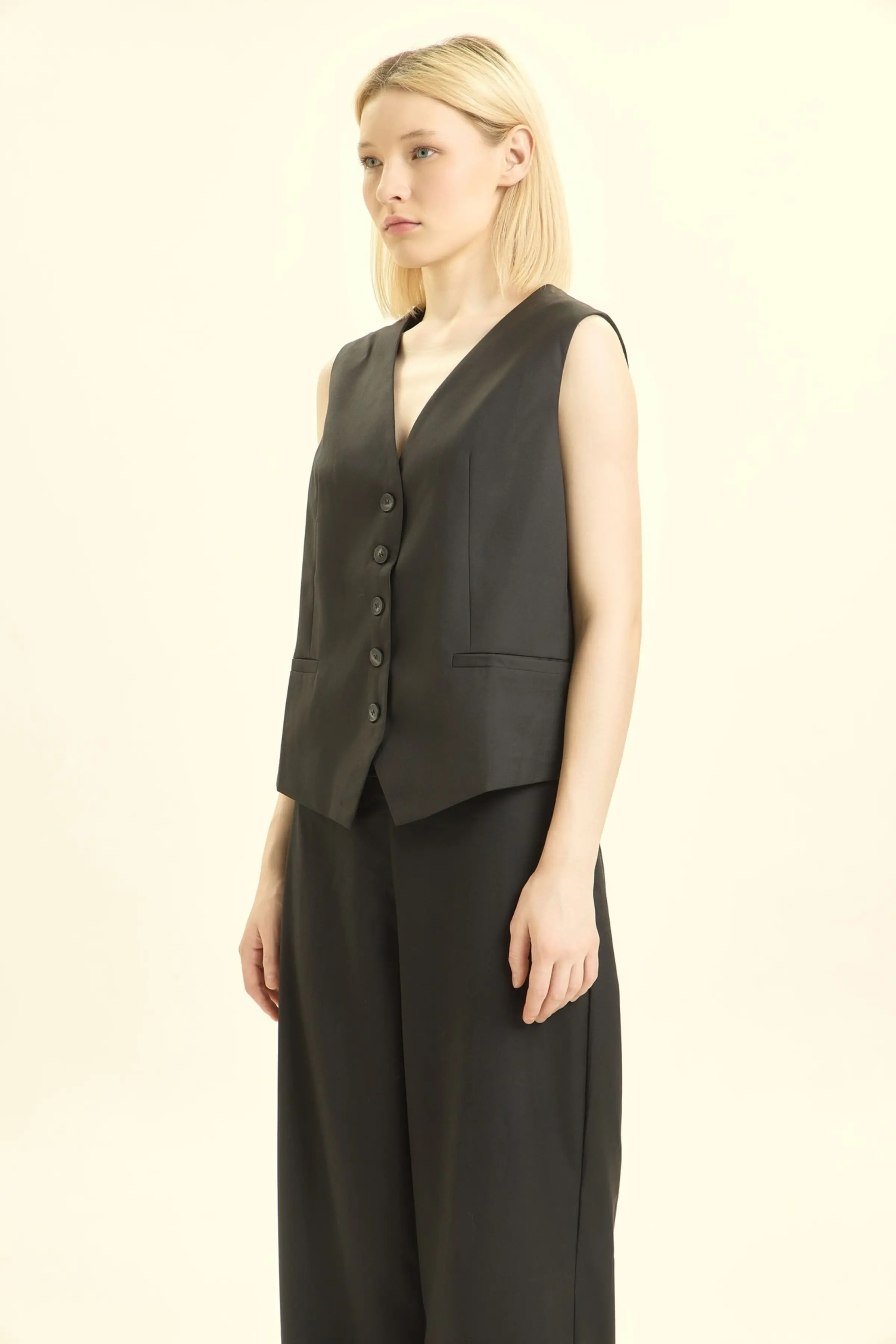 Жилетка черный для женщин 46135-1 68