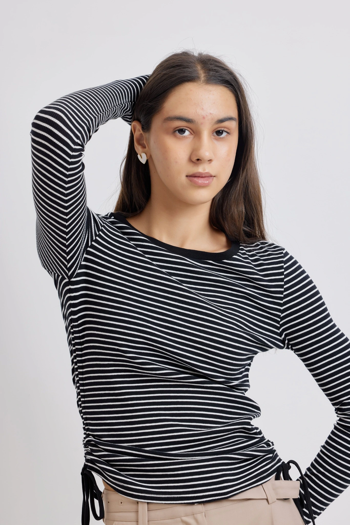 Лонгслив бело-черная полоска для женщин 42408U-46 59