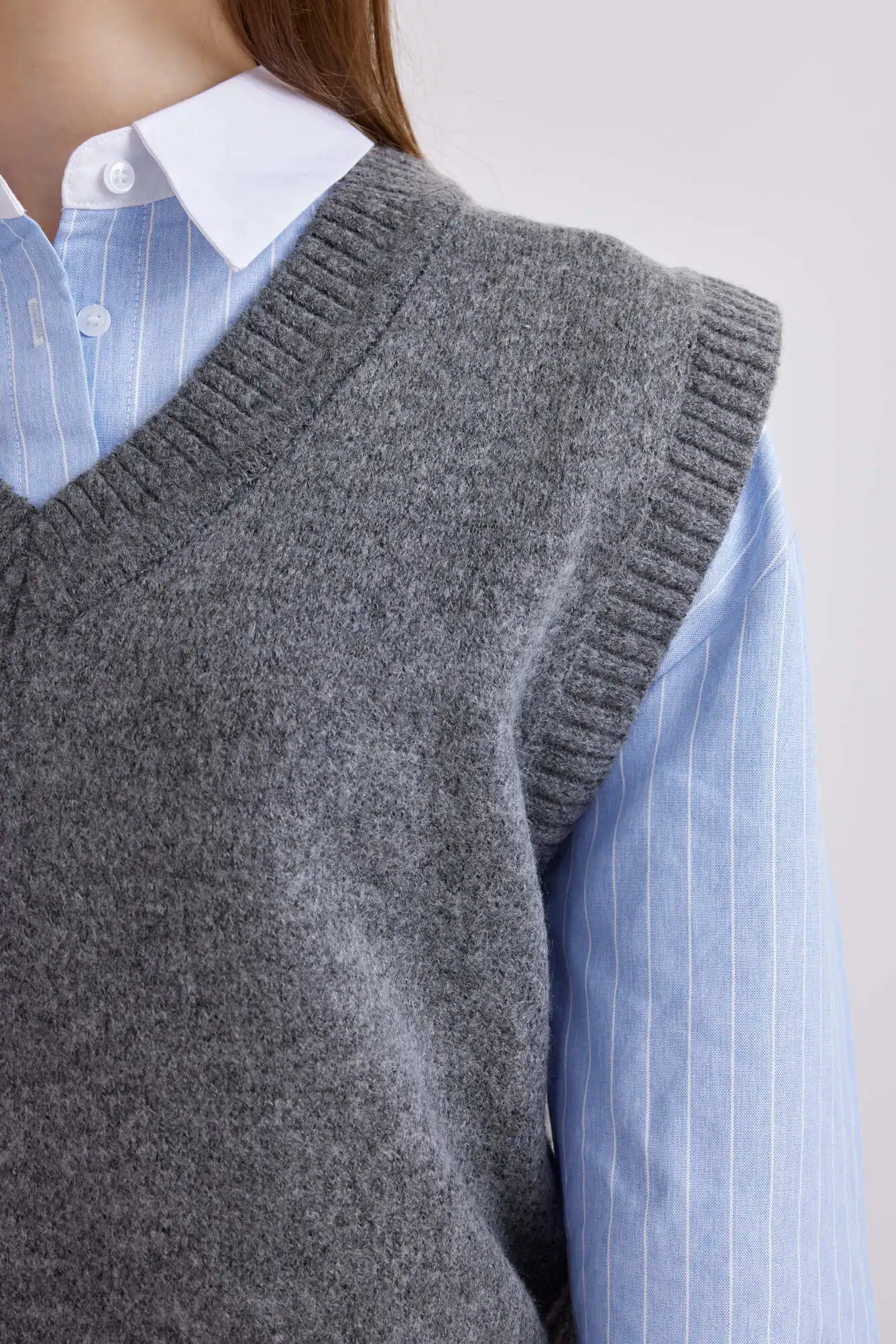 Жилетка серый для женщин 42115-61 68