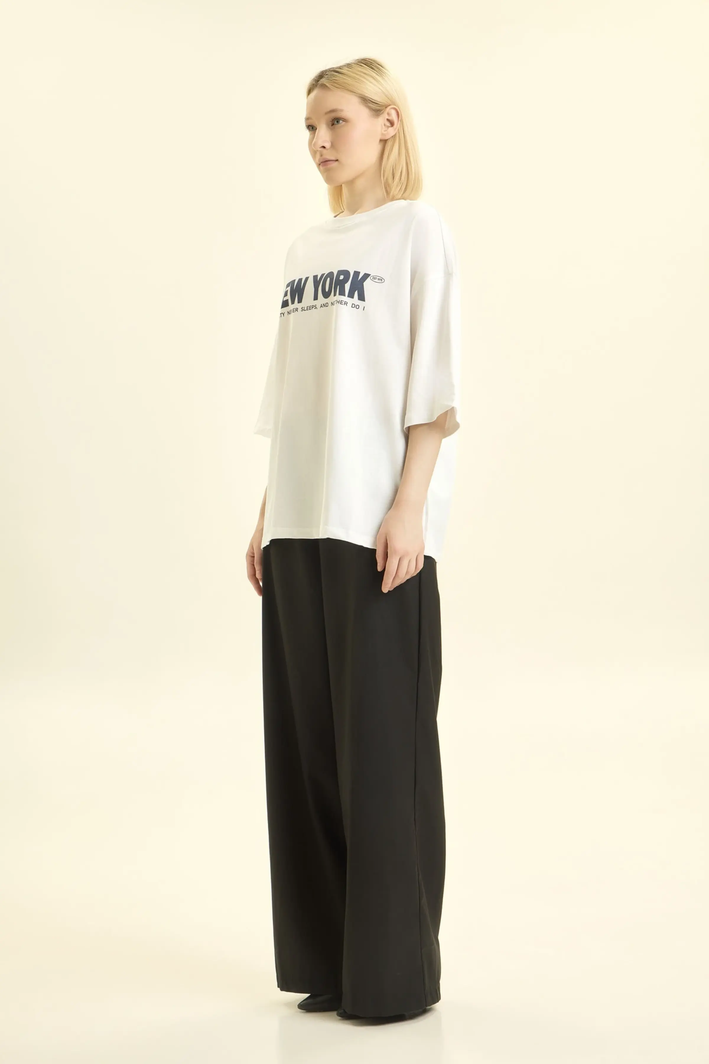 Футболка белый в синий принт для женщин 46157-290 67