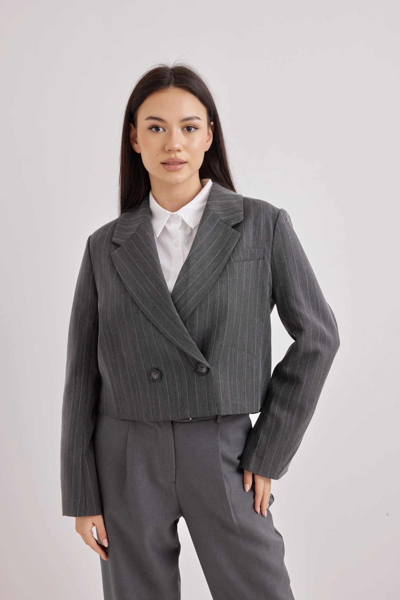 Жакет серый в полоску для женщин 42166-275 64