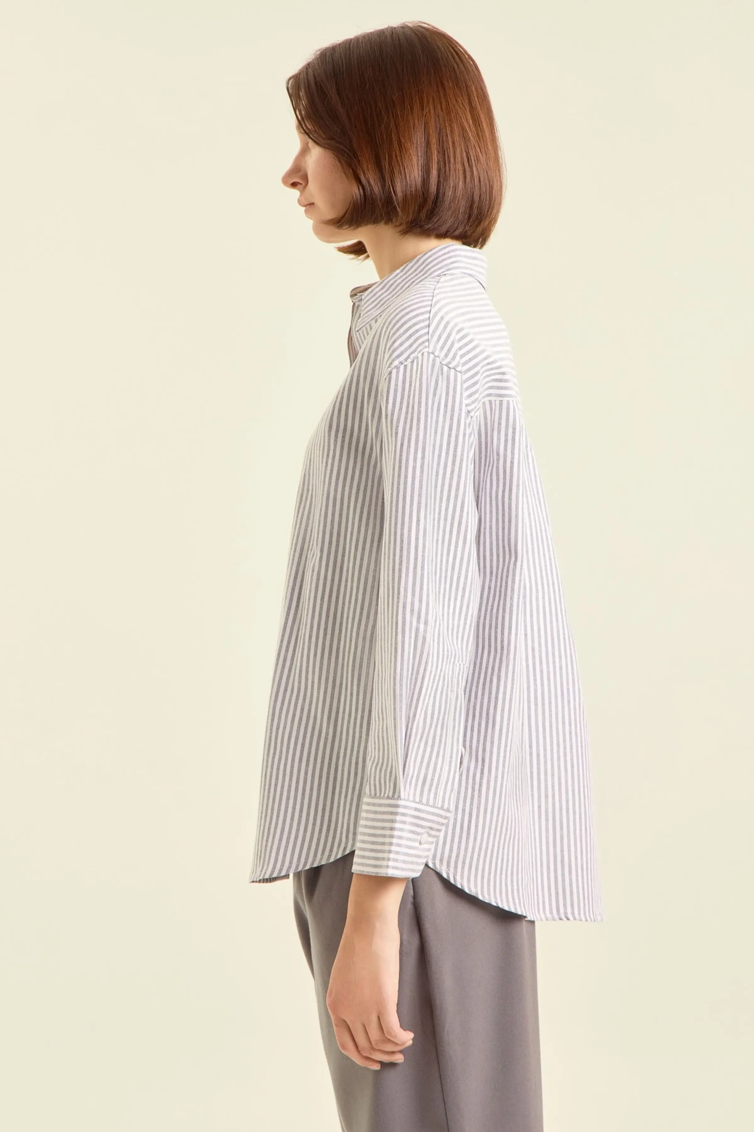 Рубашка бело-синяя полоска для женщин 47246-48 66