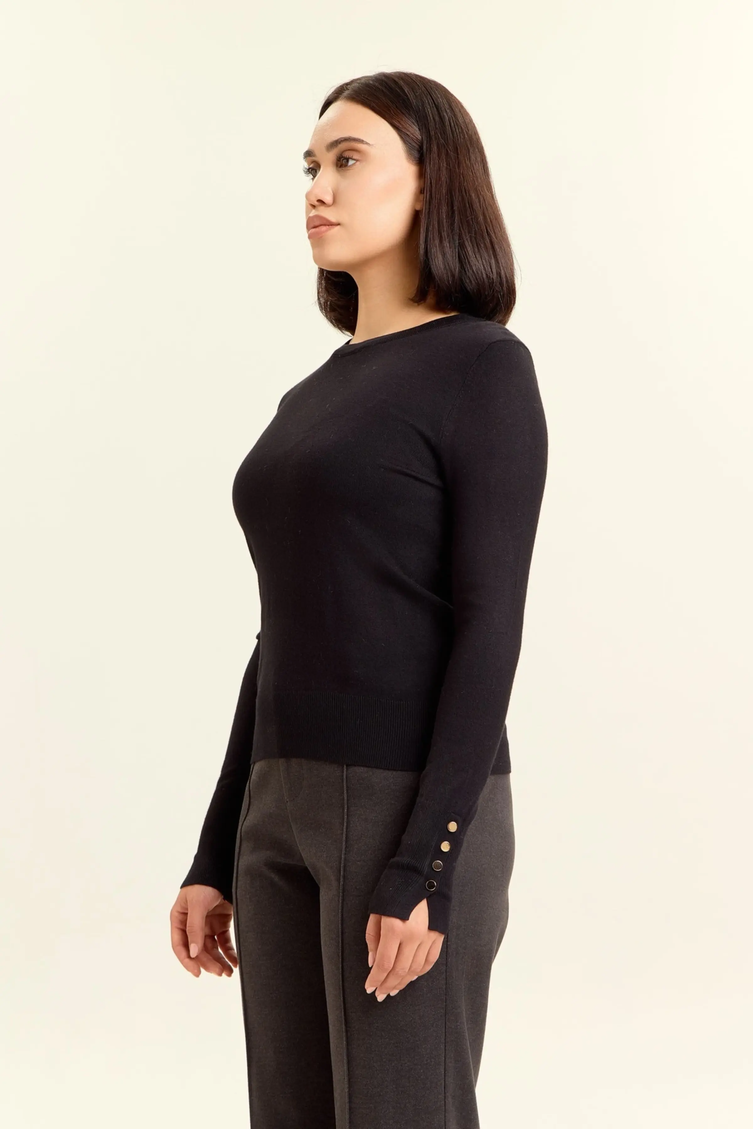 Джемпер черный для женщин 47136-1 60