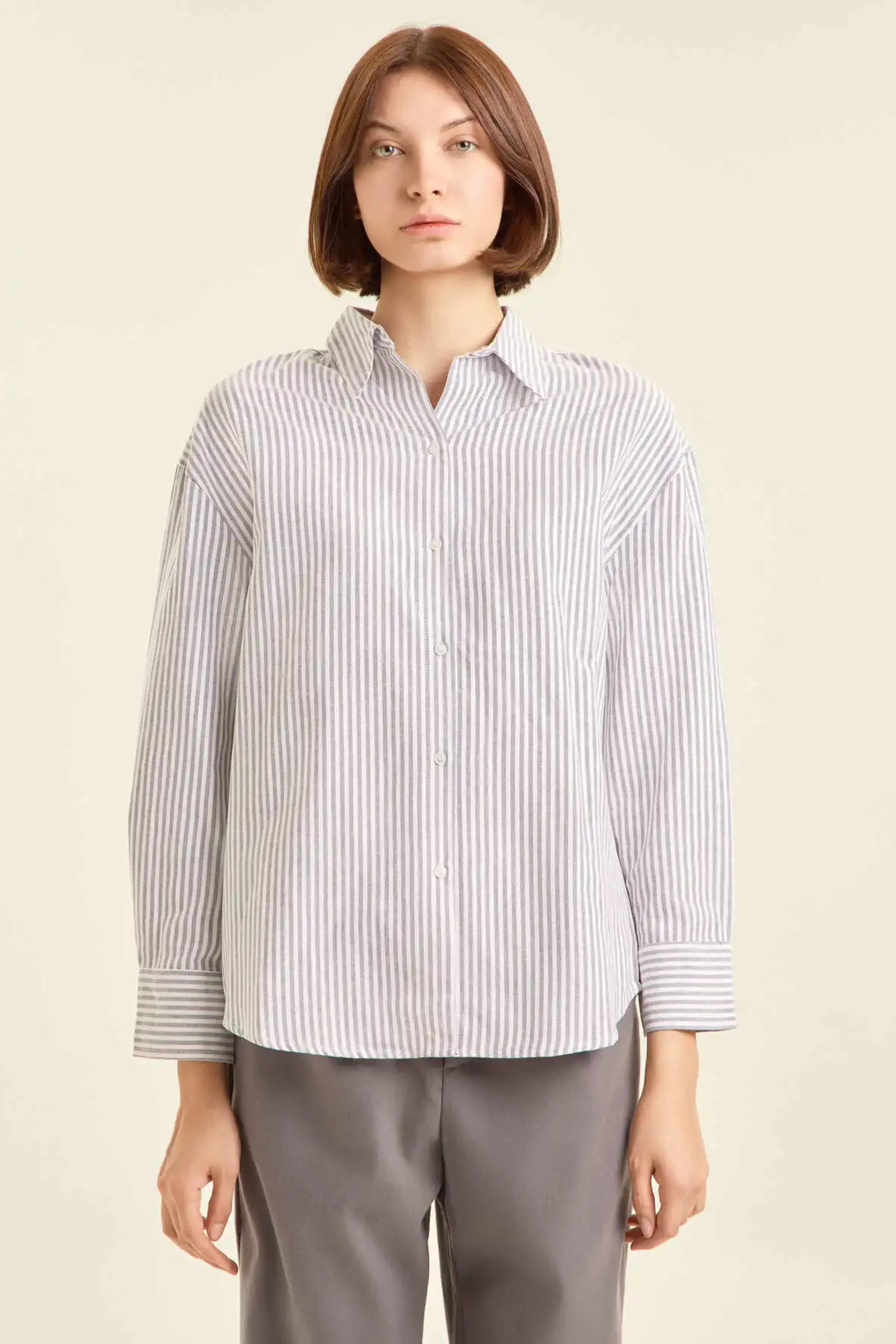 Рубашка бело-синяя полоска для женщин 47246-48 66