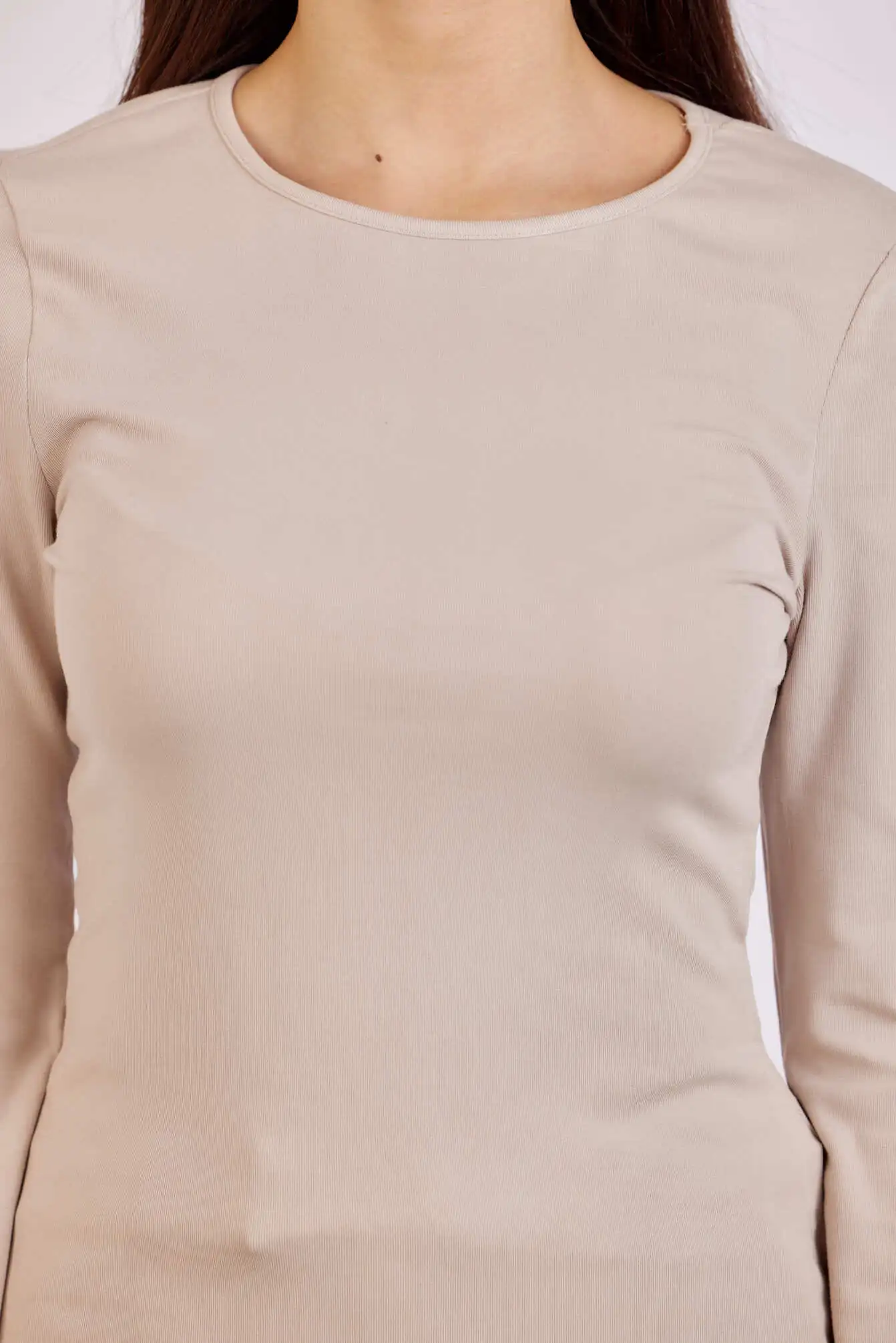 Лонгслив бежевый для женщин 43120-15 59