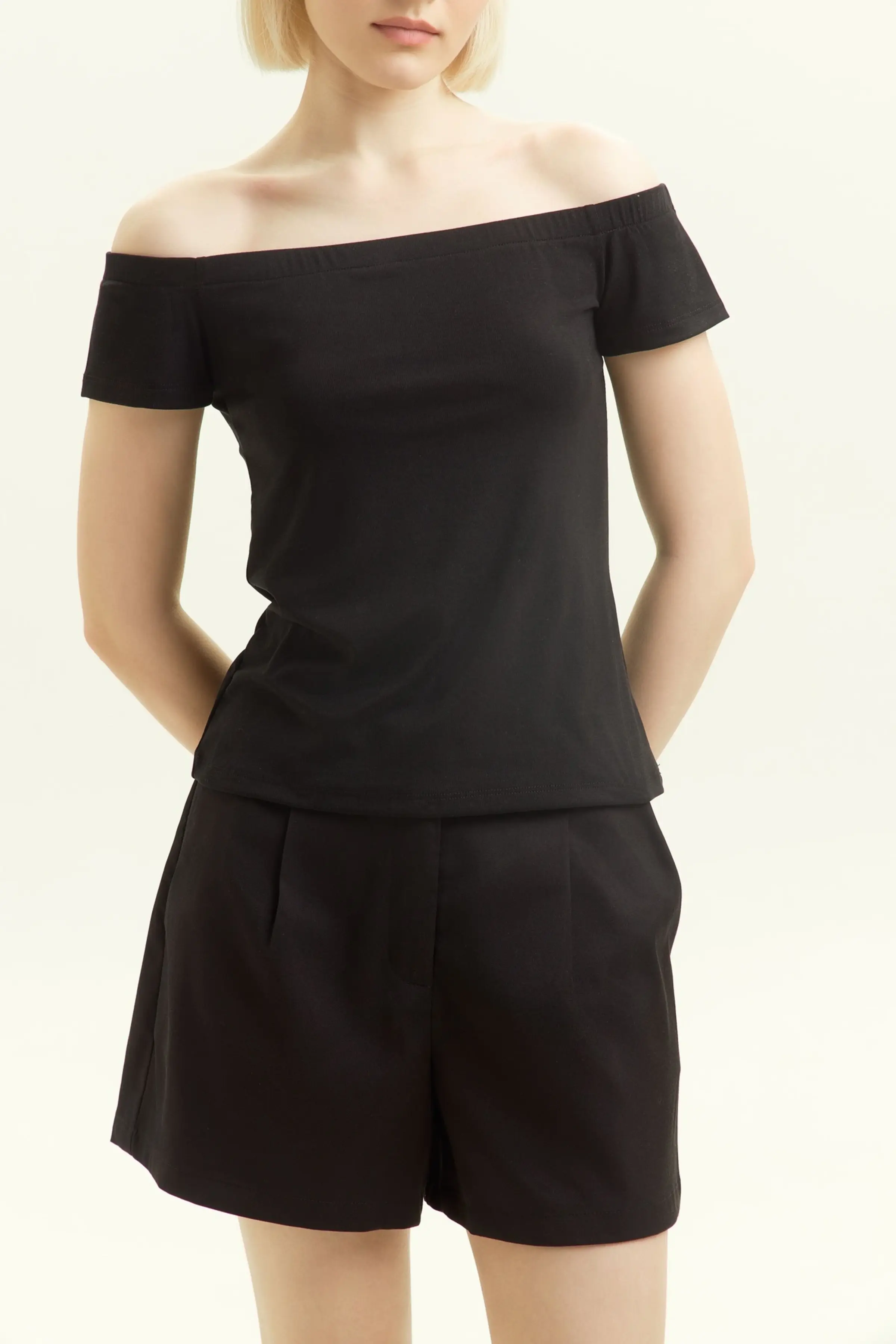 Топ черный для женщин 45148-1 46