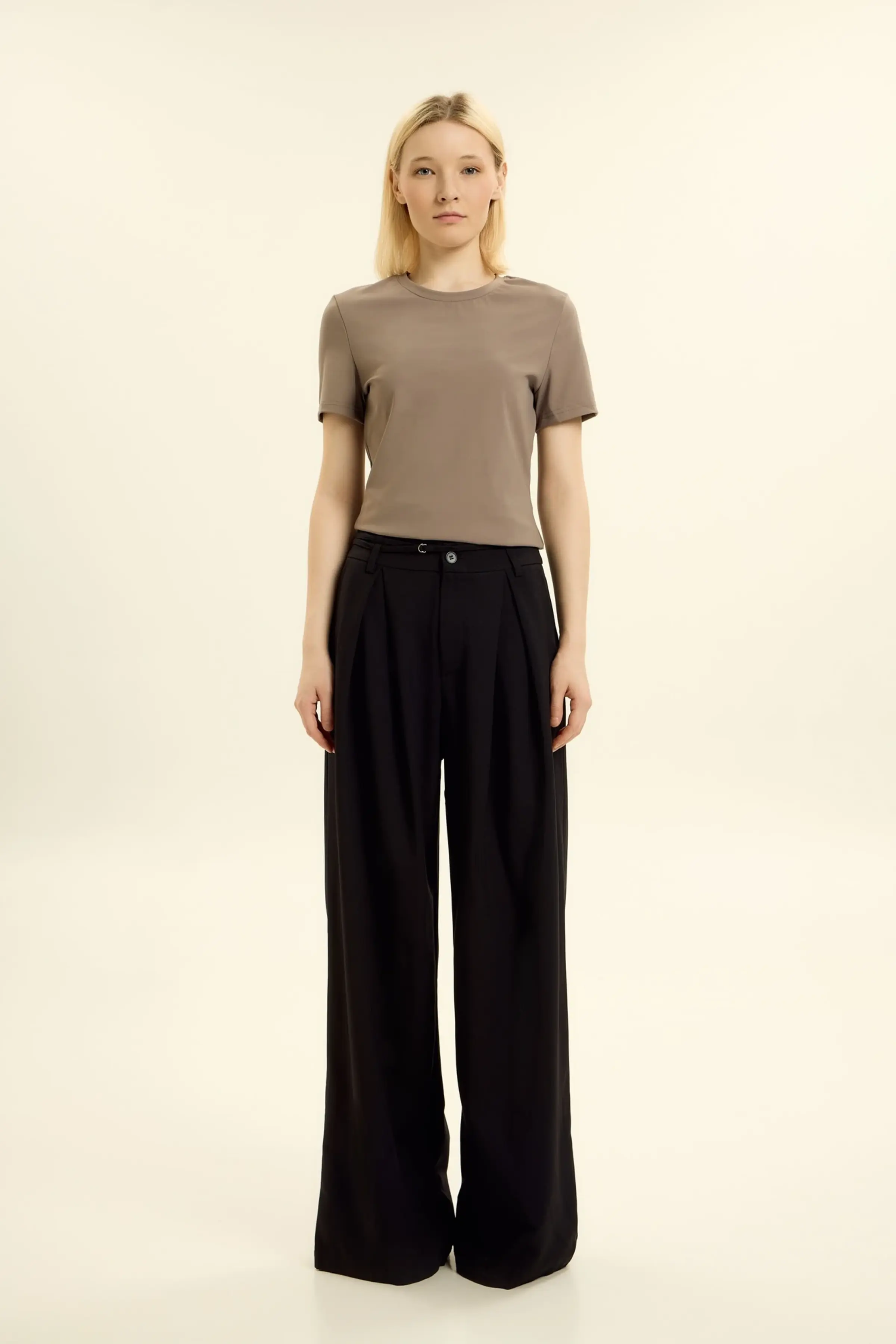 Брюки черный для женщин 46117-1 71