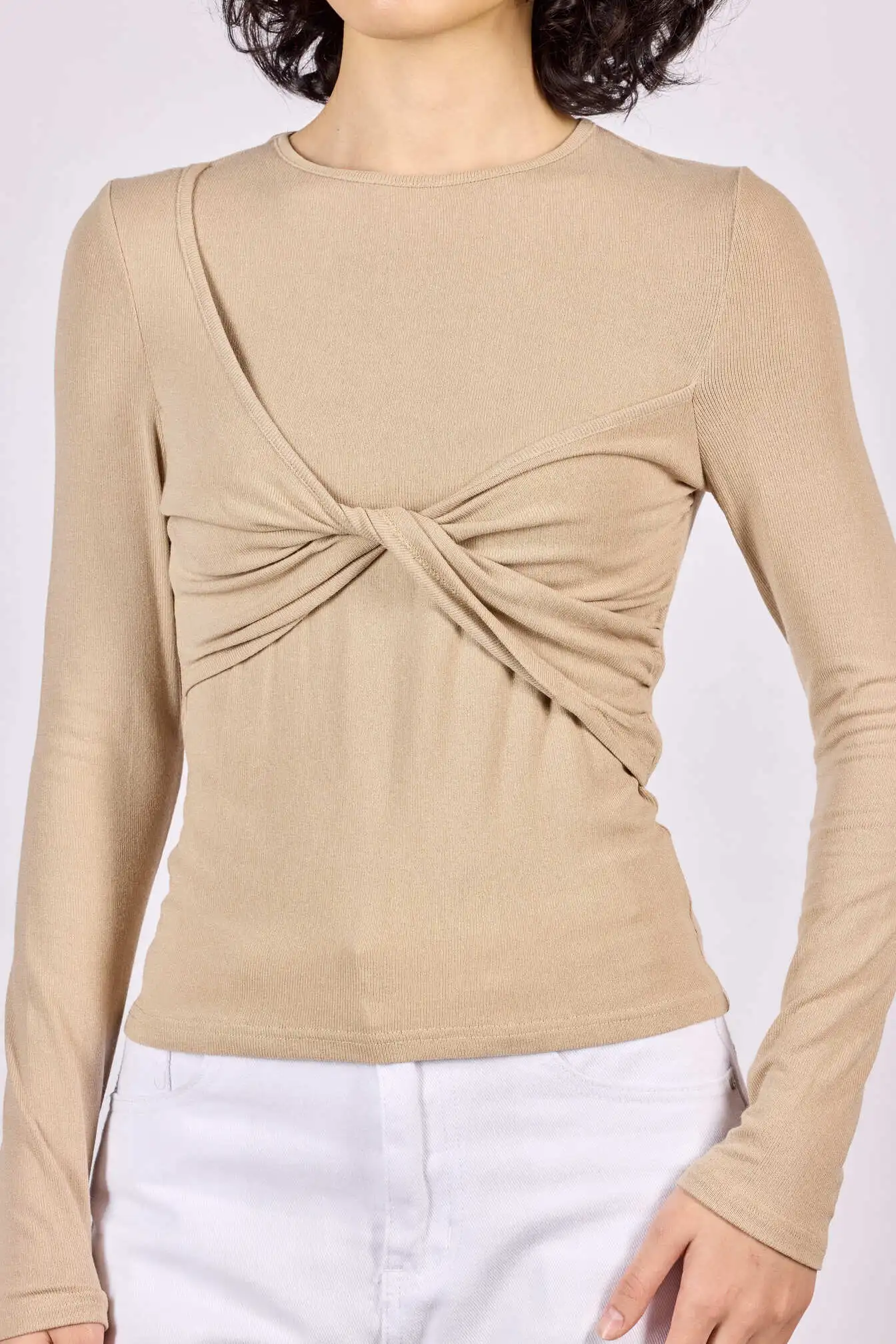 Лонгслив бежевый для женщин 44257-15 59