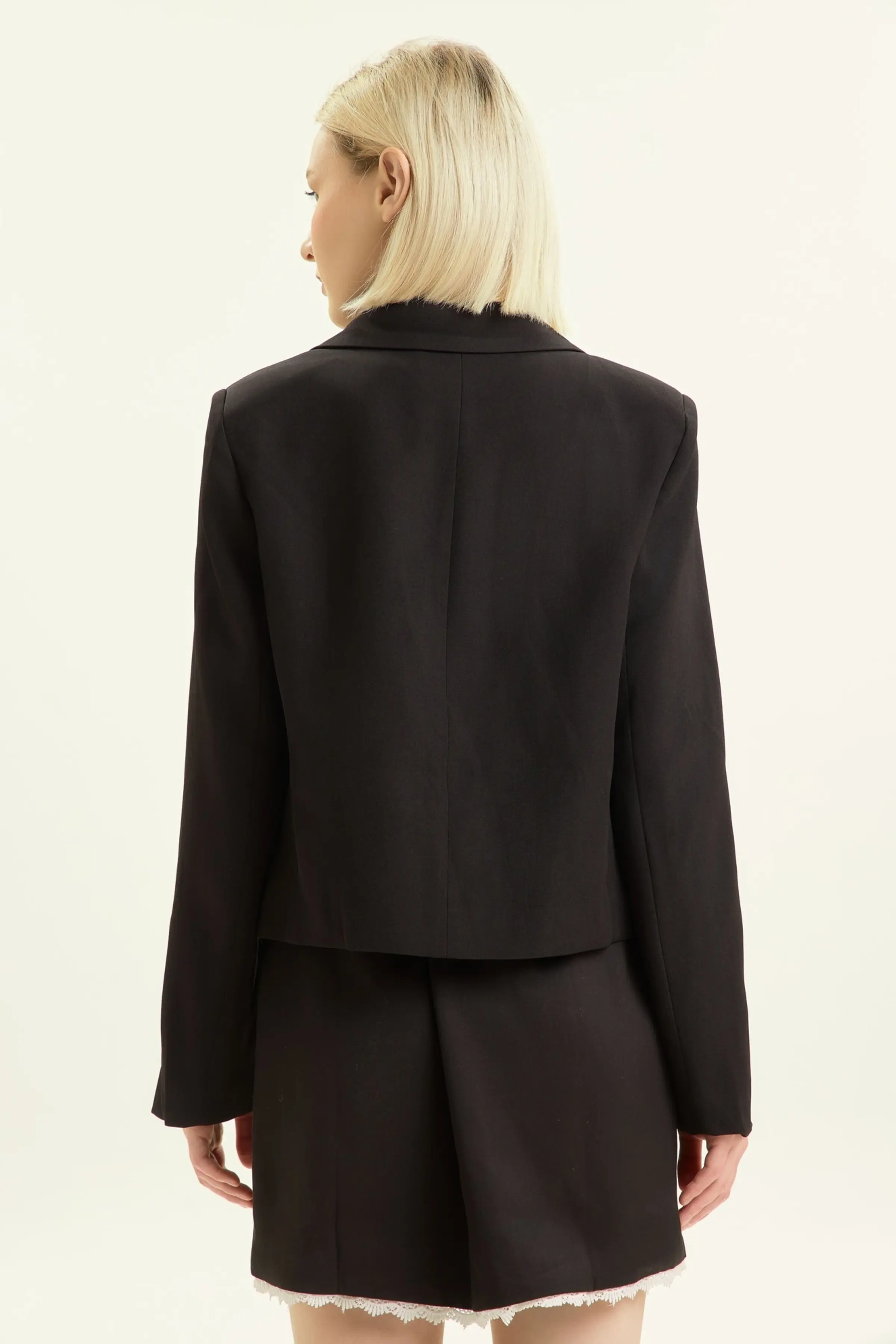 Жакет черный для женщин 44289-1 64