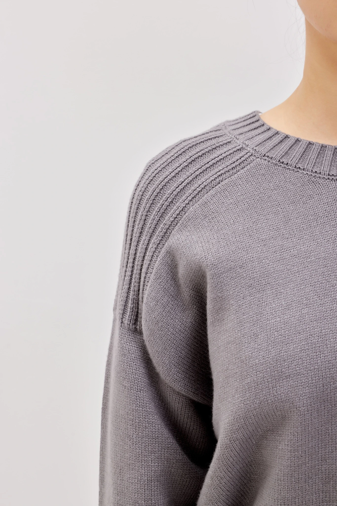 Джемпер серый для женщин 42202-61 60