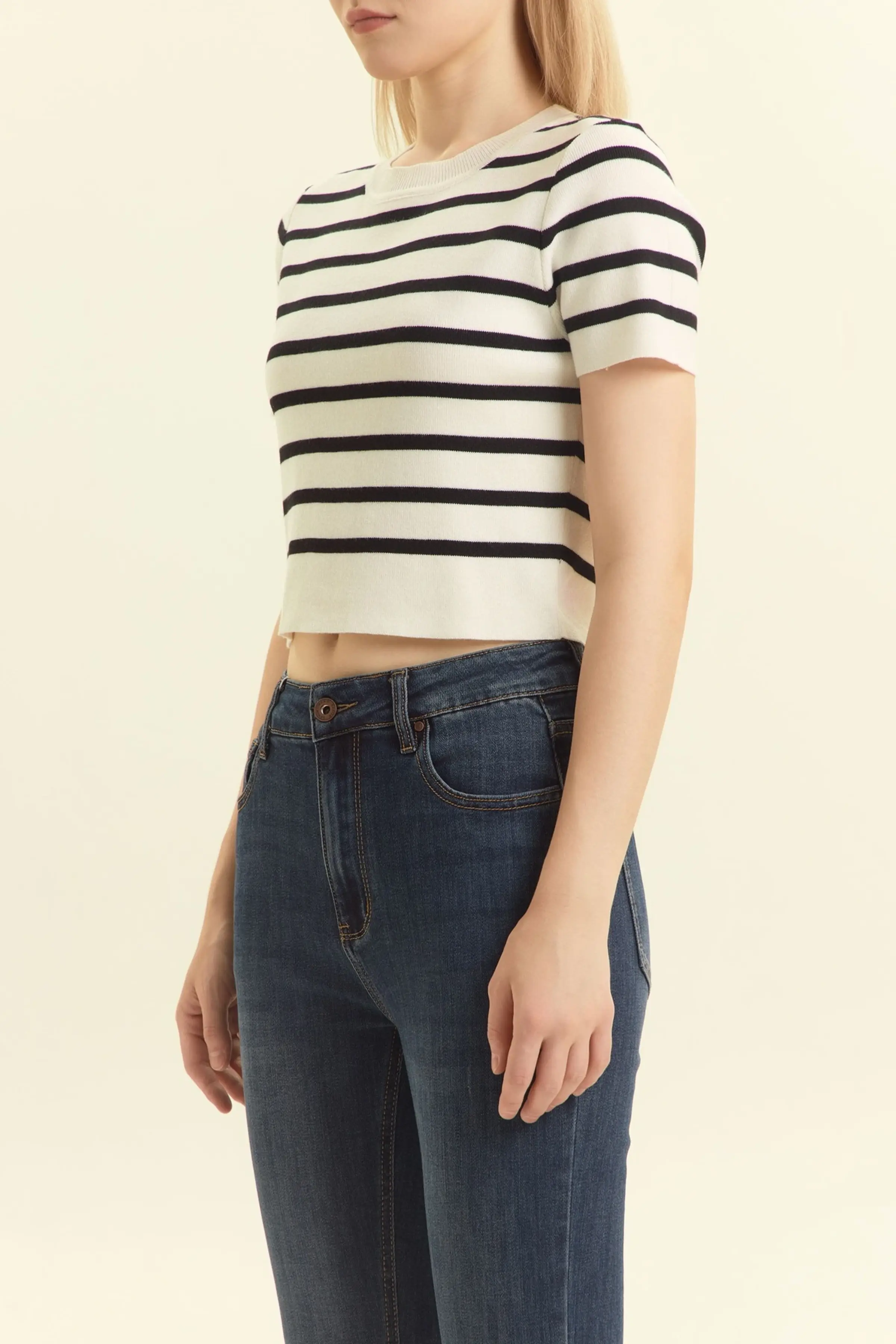 Джемпер бело-черная полоска для женщин 46342-46 60