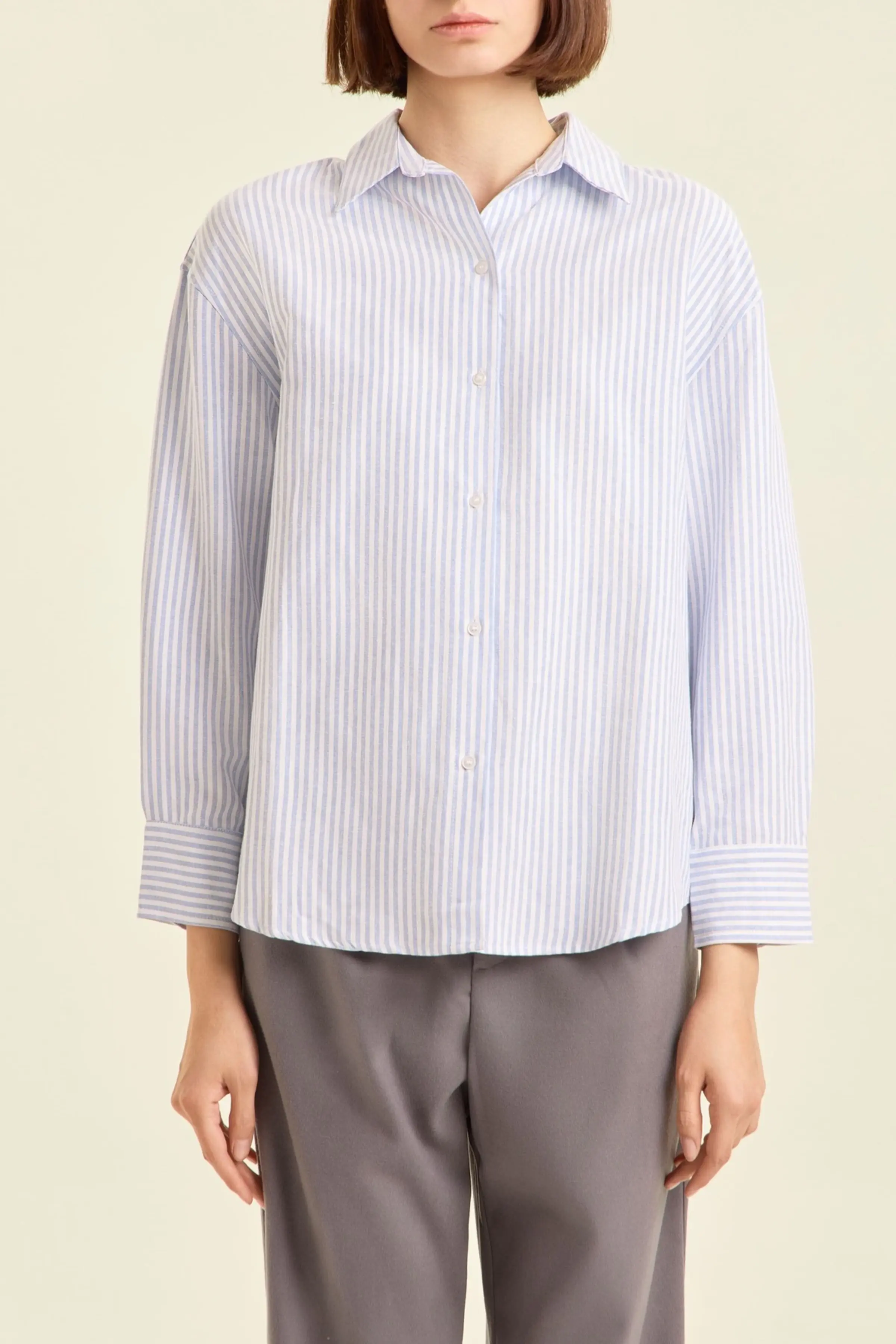 Рубашка бело-голубая полоска для женщин 47246-47 66