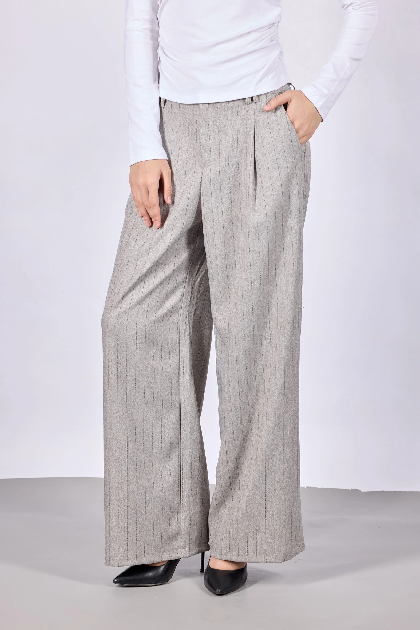 Брюки бело-серая полоска для женщин 44104-49 71