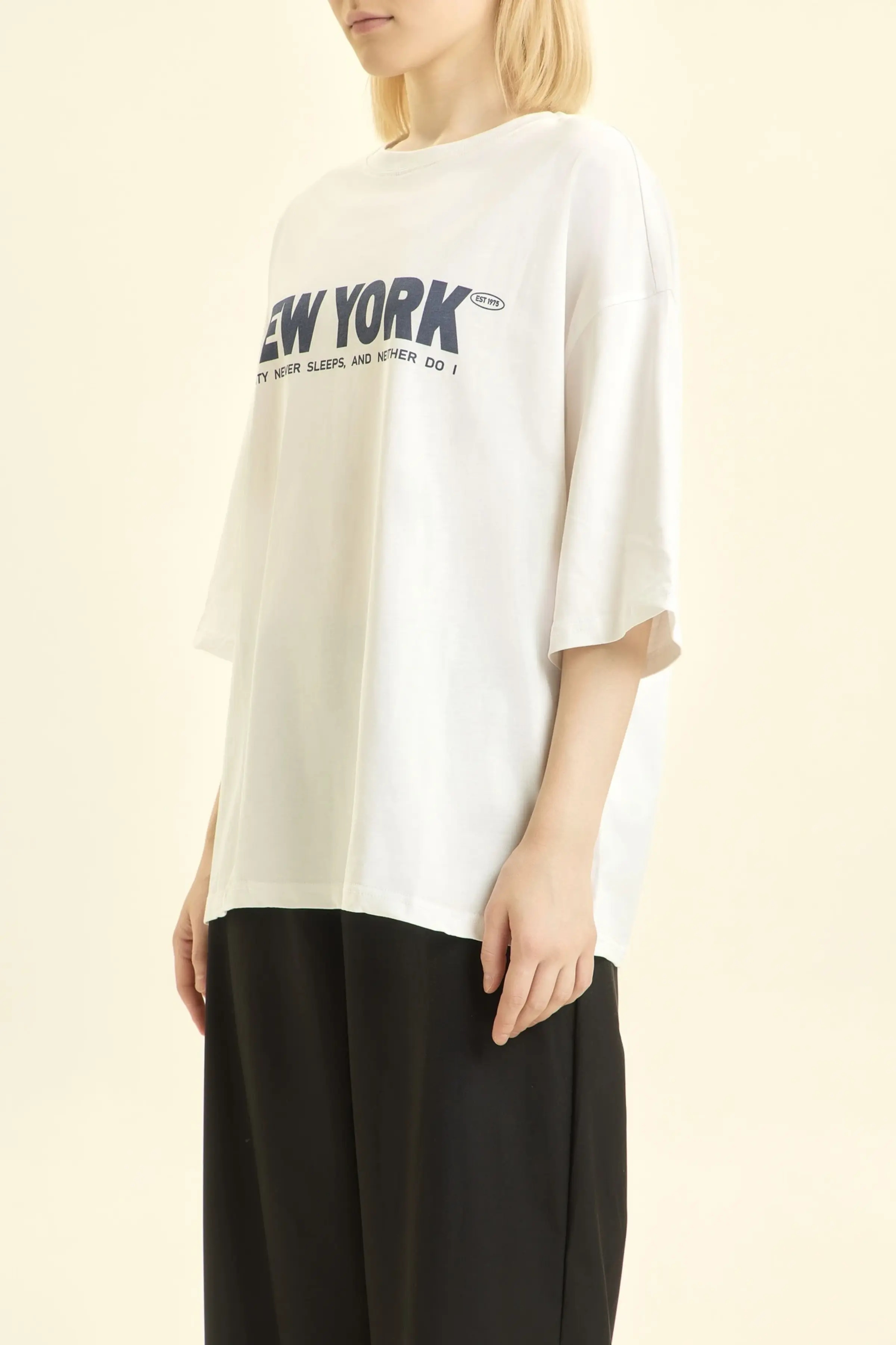 Футболка белый в синий принт для женщин 46157-290 67