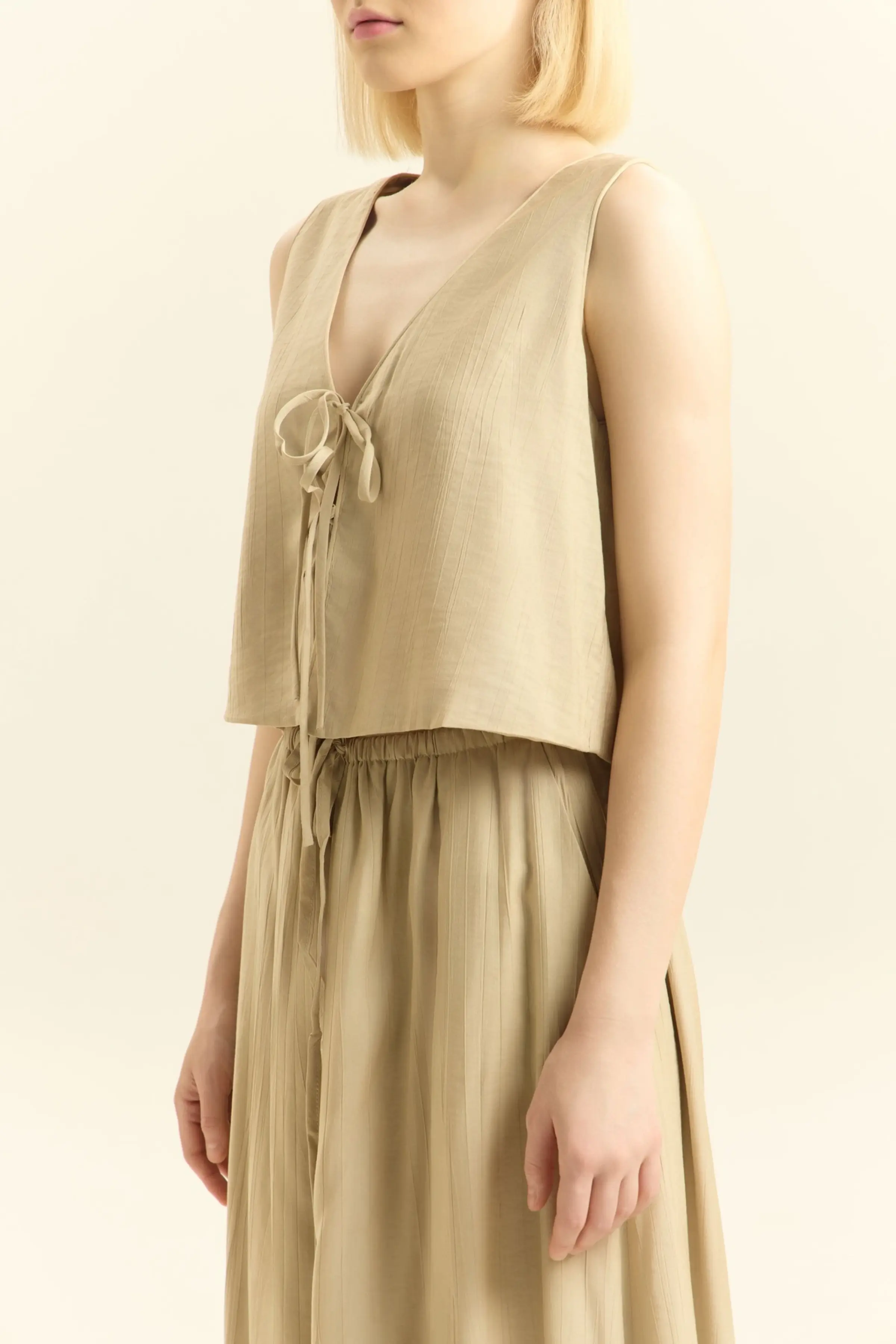 Жилетка бежевый для женщин 45214-15 68