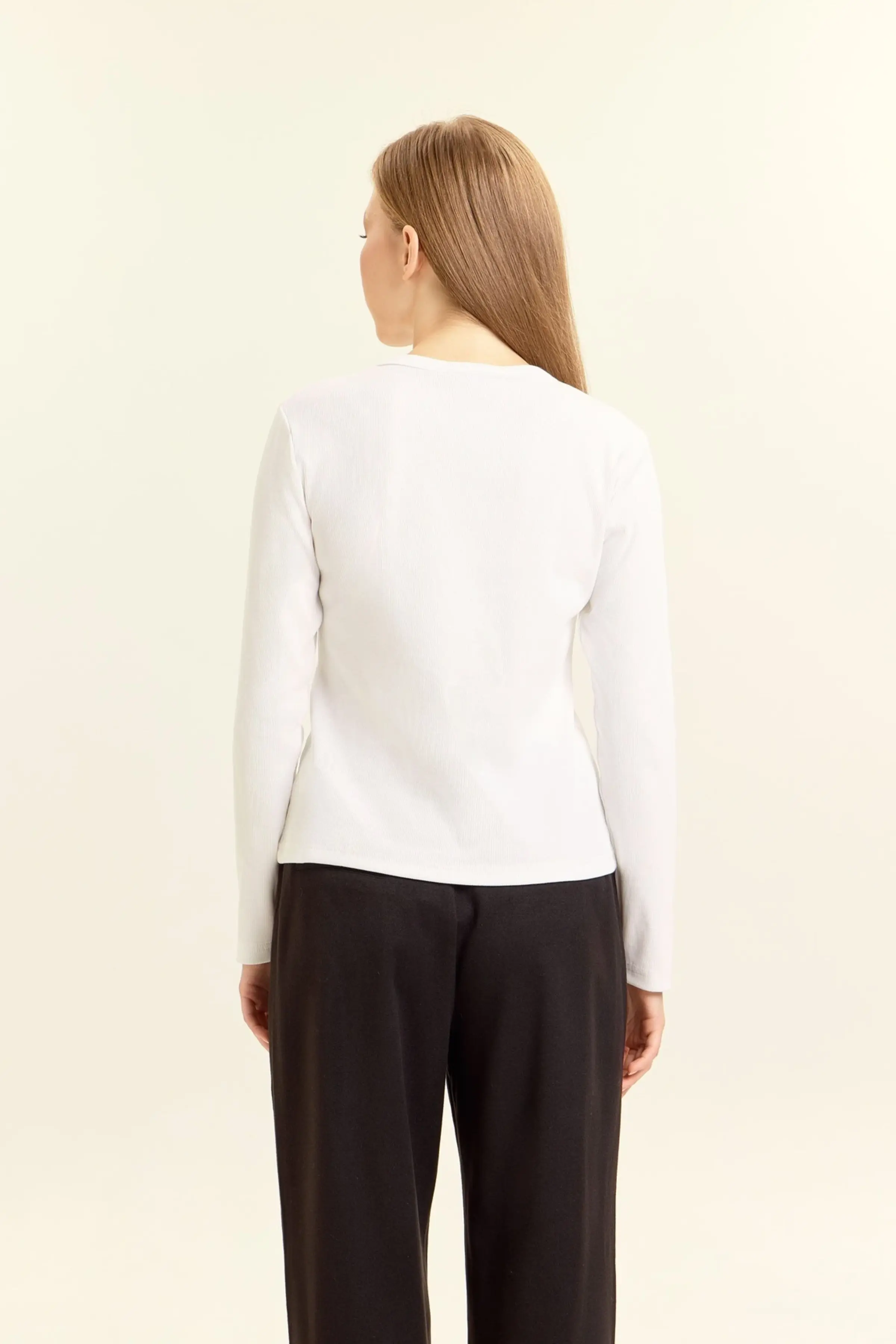 Лонгслив белый для женщин 47183-4 59