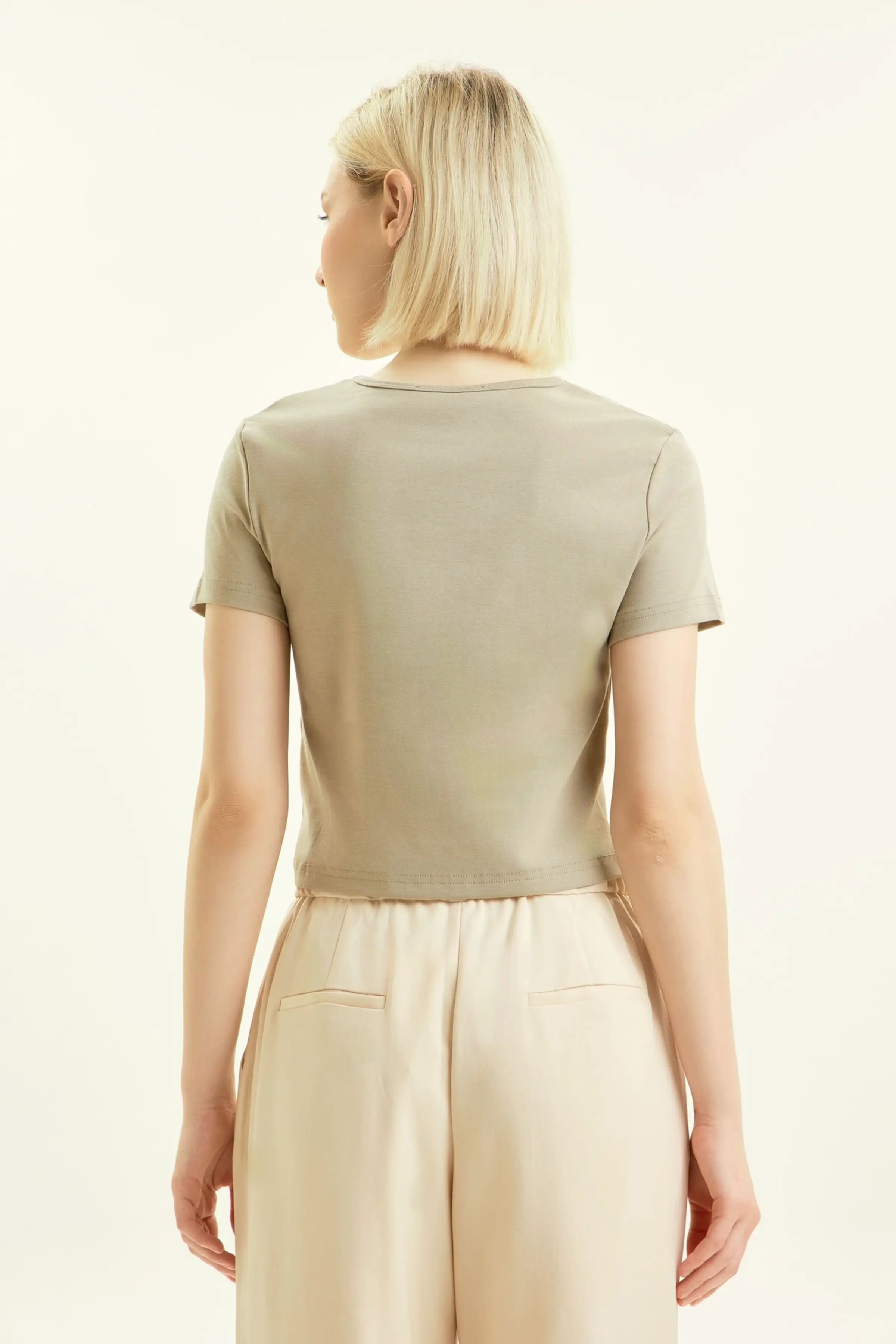 Футболка хаки для женщин 45325-14 67