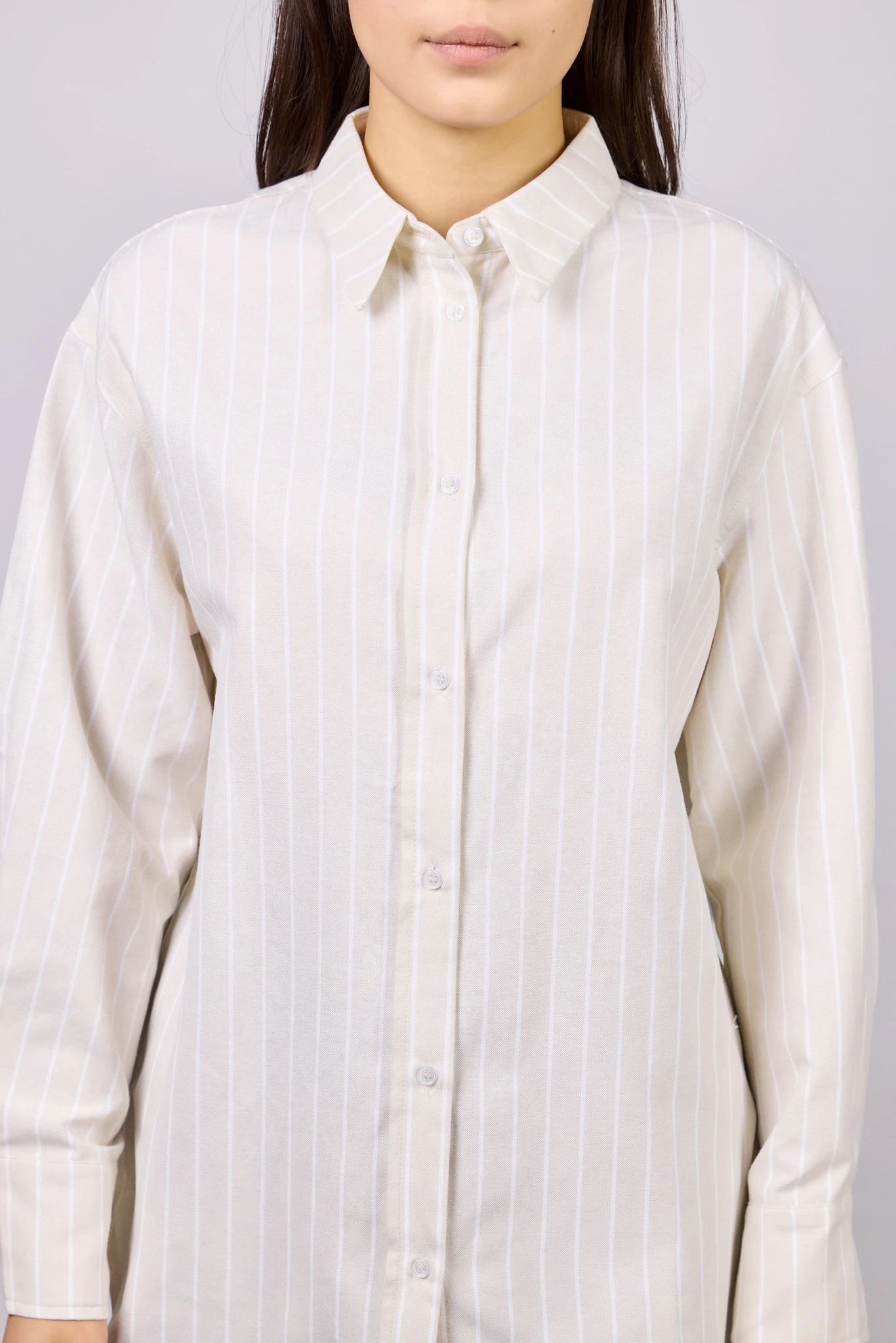 Рубашка бело-бежевая полоска для женщин 42251-92 66