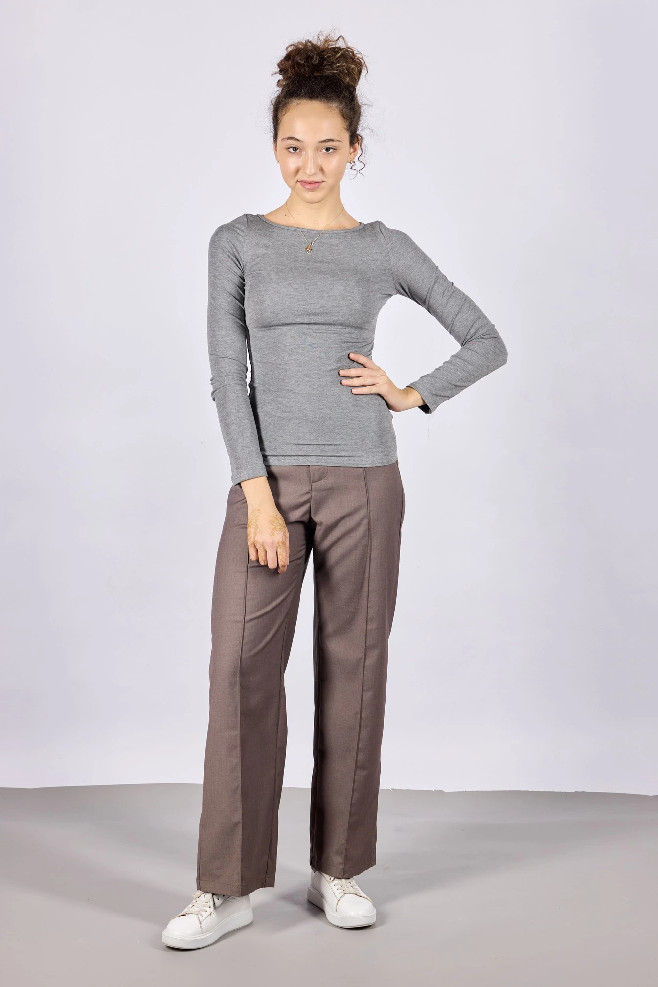 Лонгслив серый для женщин 44260-61 59