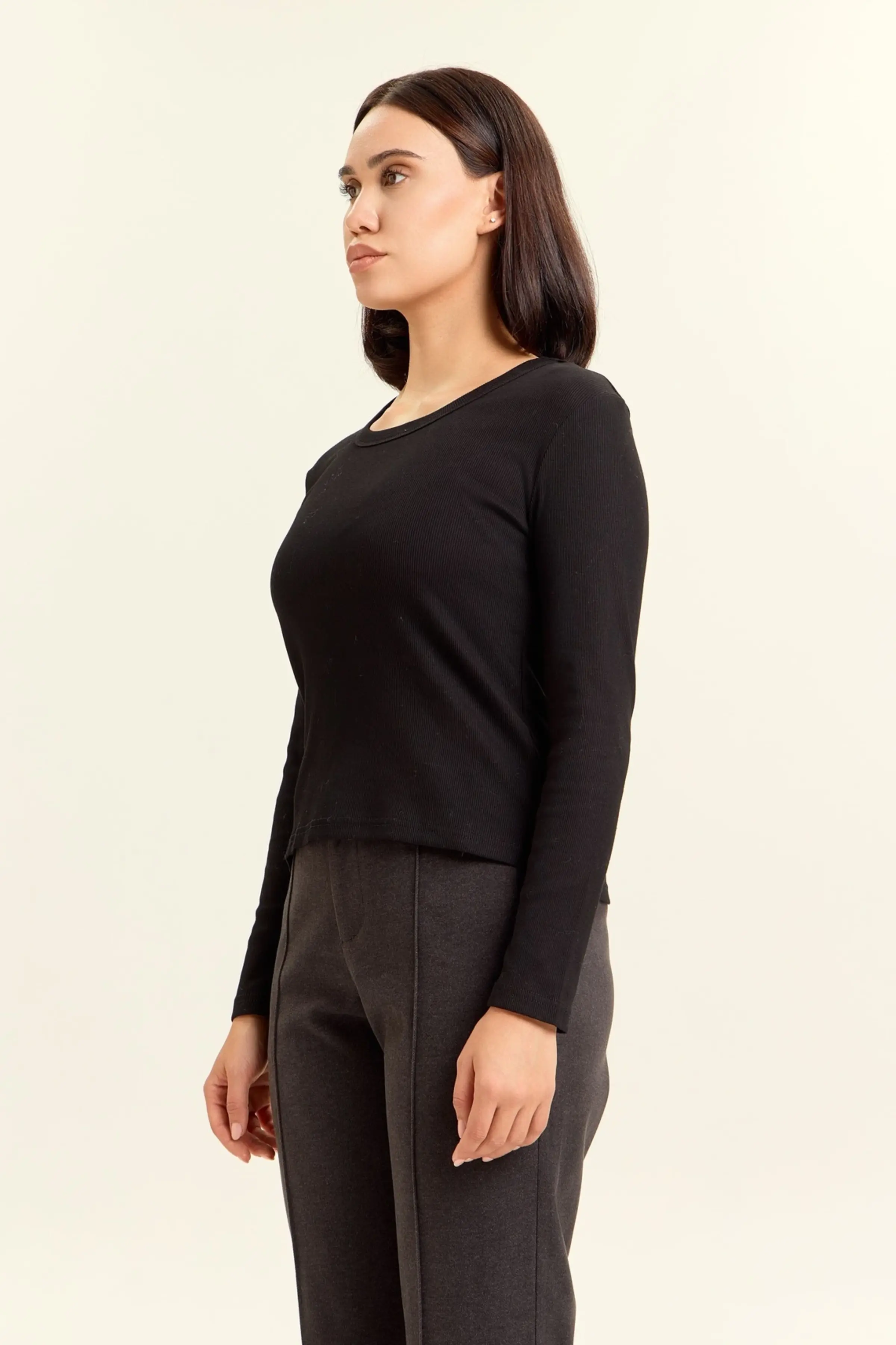 Лонгслив черный для женщин 47183-1 59