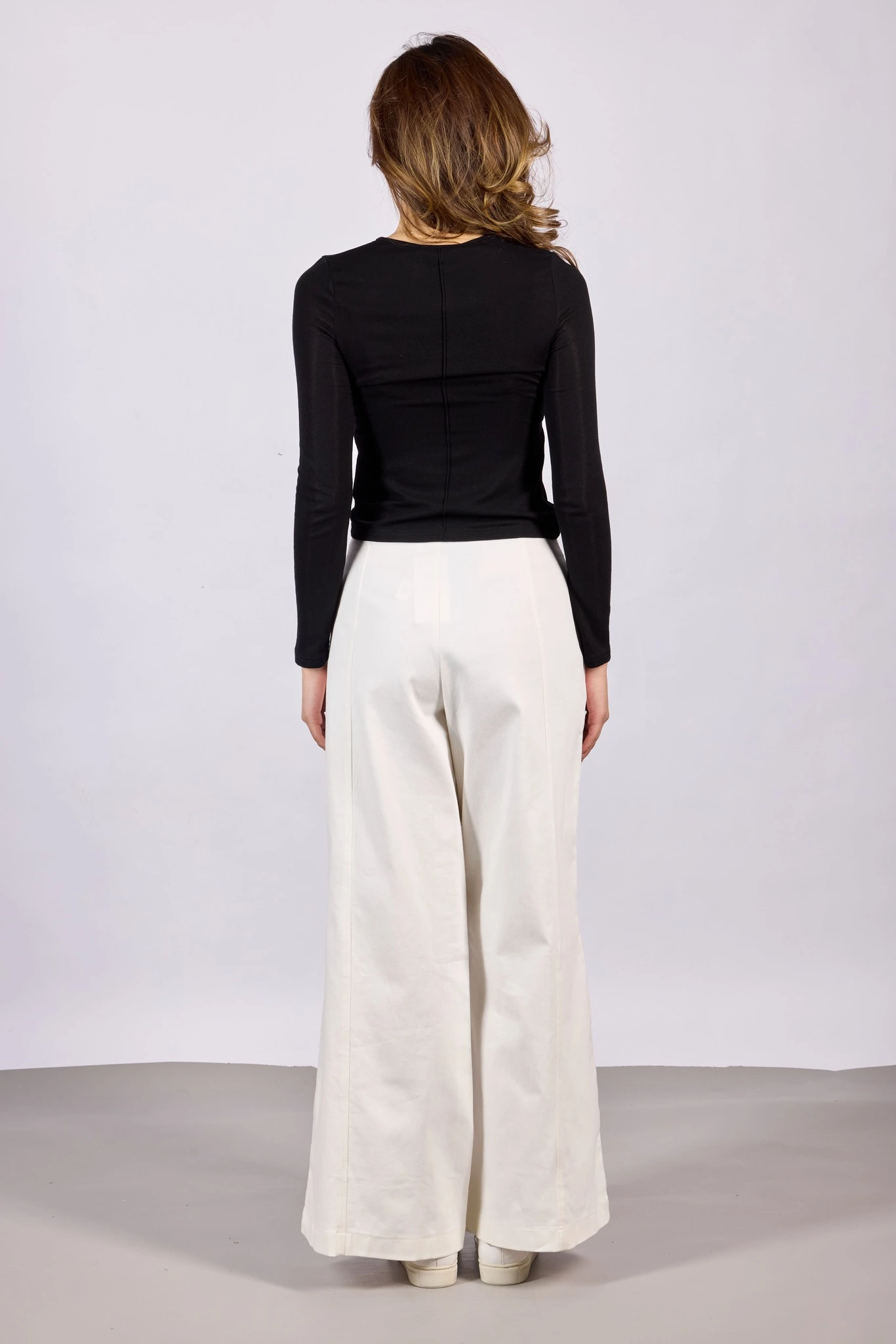 Лонгслив черный для женщин 44257-1 59